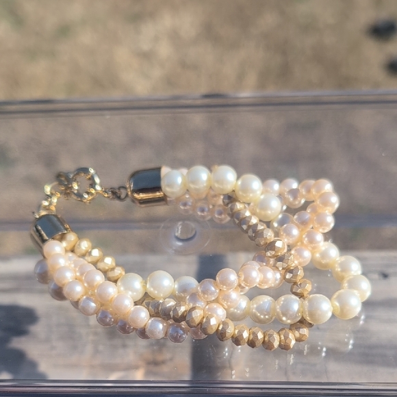 Elegant Faux Pearl and Gold Beaded Necklace Set - Picture 3 of 6